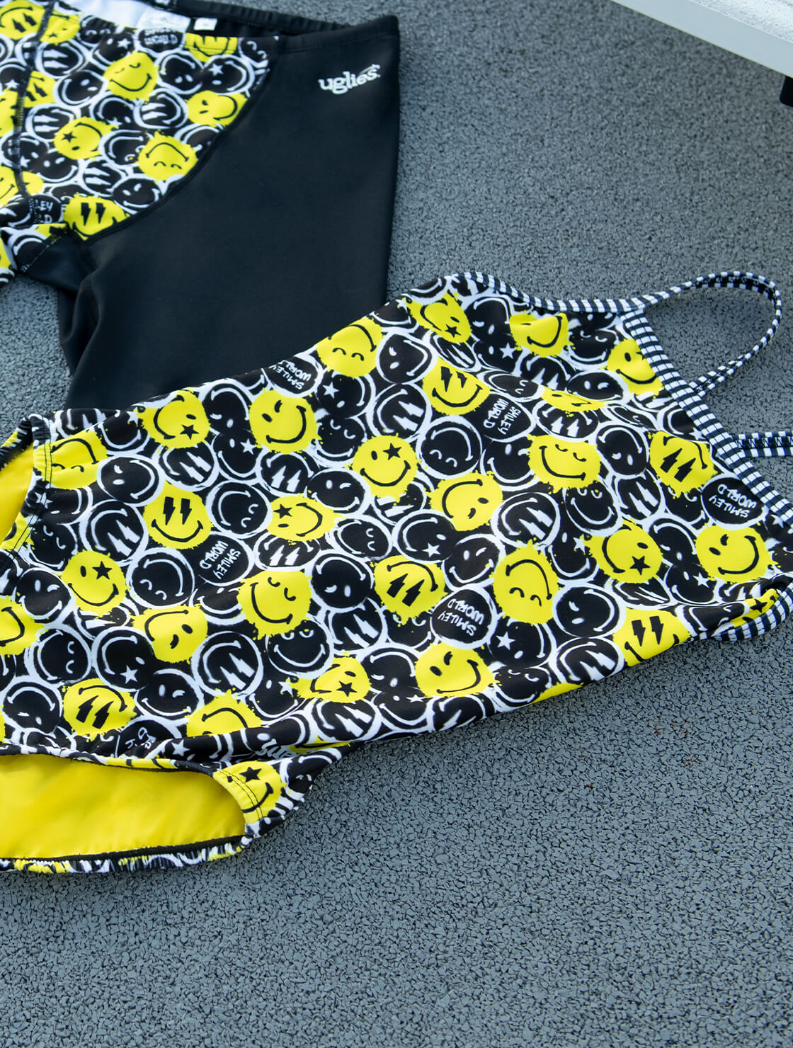 Dolfin Uglies Smile On One Piece