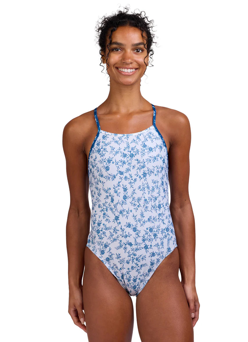 Jolyn Gavin2 One Piece - Isla Rose